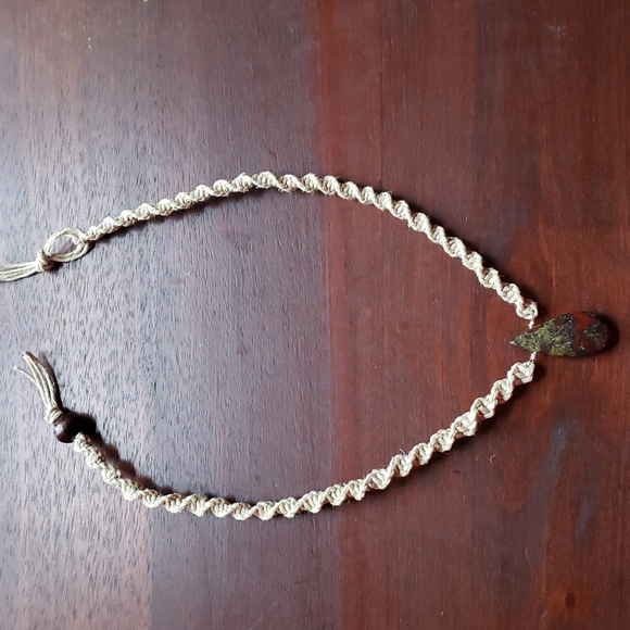 Bloodstone Macrame Choker - Picture 2 of 3